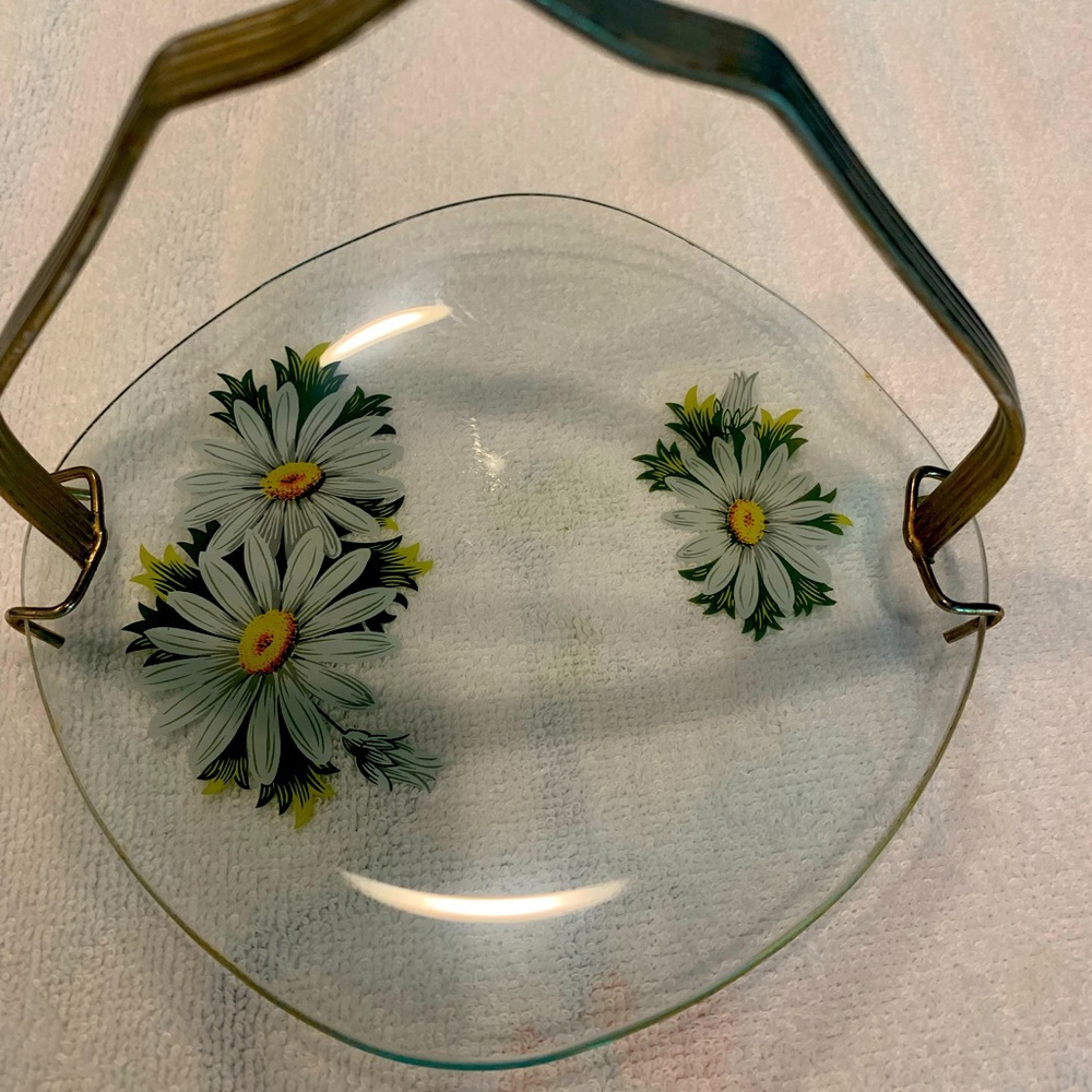Daisy candy dish  vintage or antique??  Very charming looking